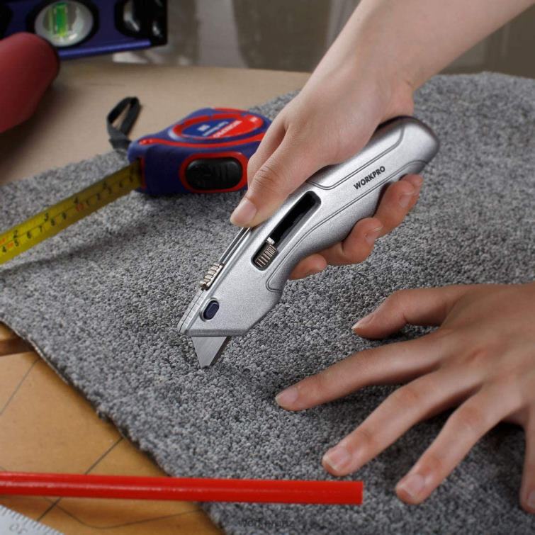 Retractable Utility Knife and Self-retracting Safety Box with 2 Extra Blades Included 8884L41 Morden WORKPRO Tool